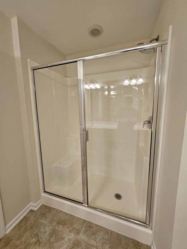 Building Photo - 110 Fargale Ln