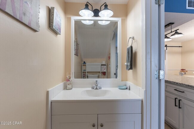 Building Photo - 164 Robin Ln