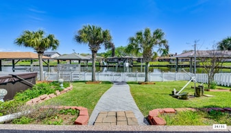 Building Photo - 125 Windward Passage St