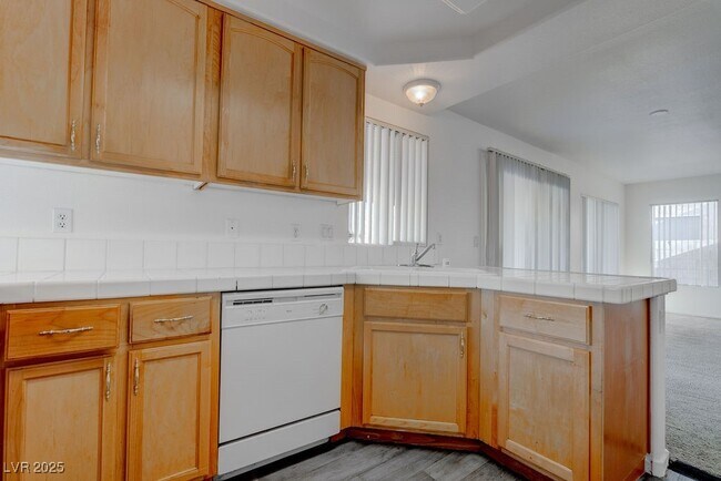 Building Photo - 5150 Pipestone Pass St