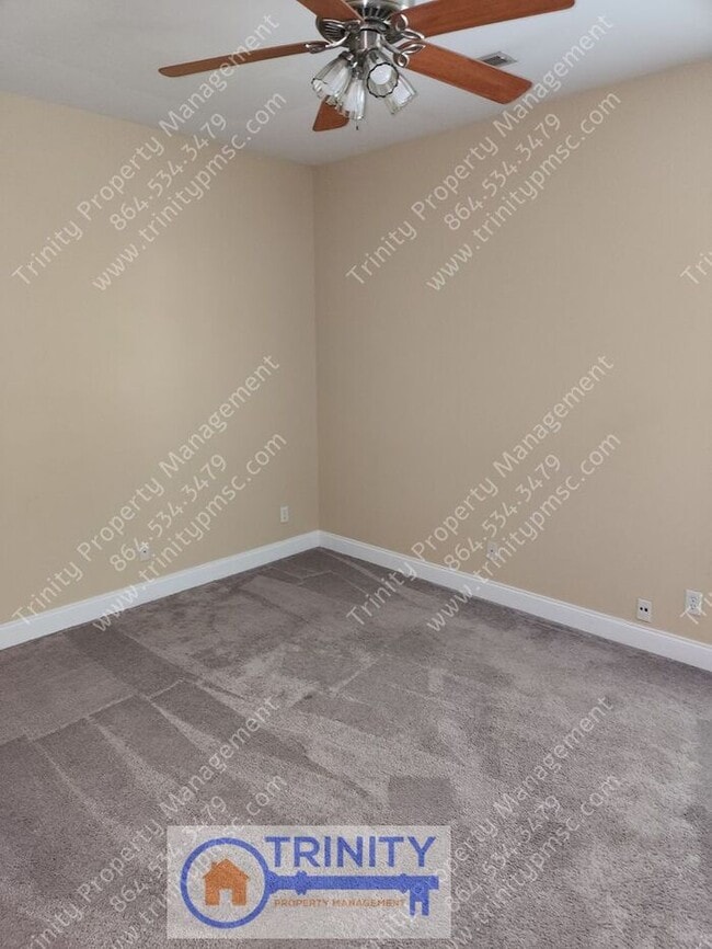 Building Photo - **MOVE IN SPECIAL -1/2 off 1st Month's ren...