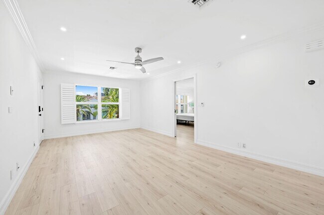 Building Photo - 1105 Bel Air Dr