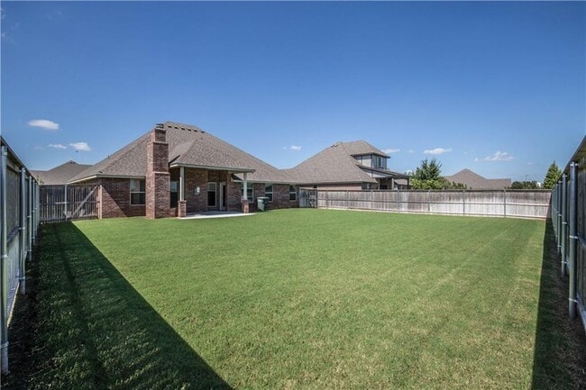 Building Photo - 2024 Sweetgrass Cir