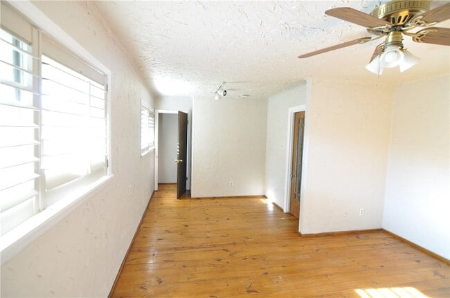 Building Photo - 16567 Farm to Market Rd 2154