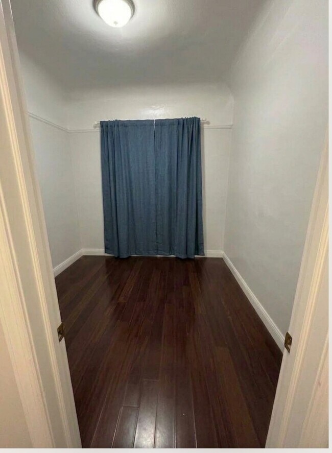 Building Photo - 2059 Berkeley Way