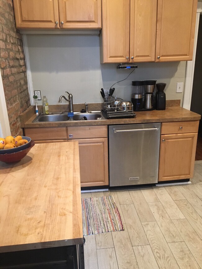 Kitchen - 13 Quincy Place NE