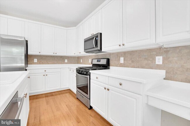 Building Photo - 47698 Loweland Terrace