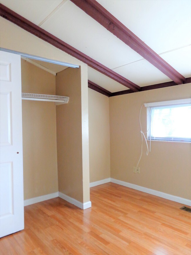 Building Photo - 891 Dawnview Ct