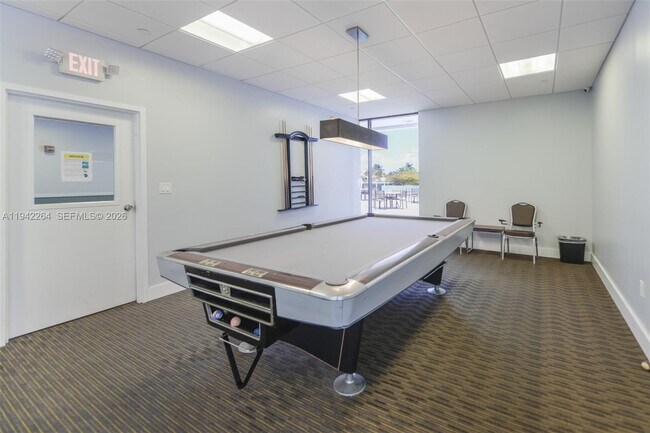 Building Photo - 3625 N Country Club Dr