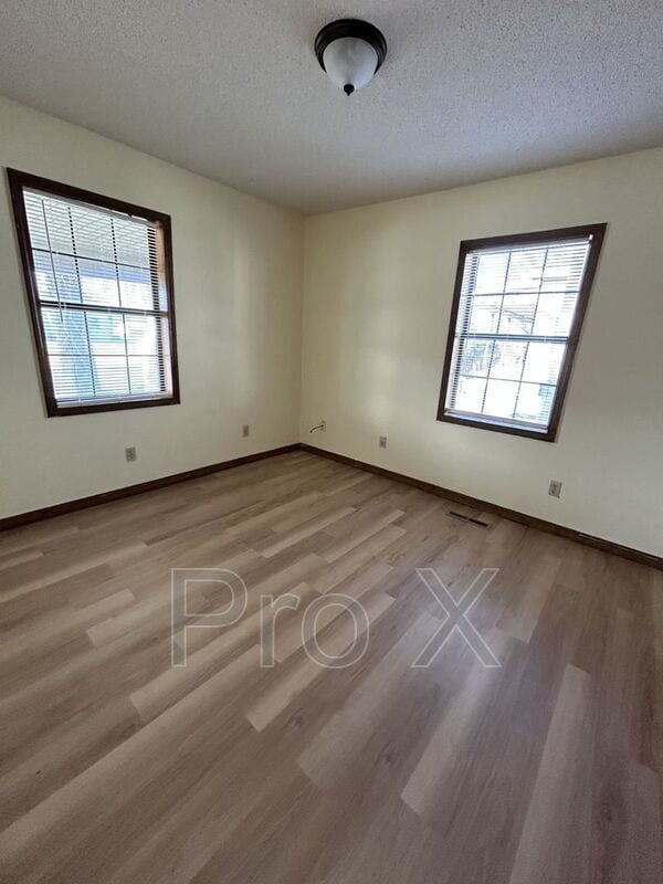 Building Photo - 910 N Grand St