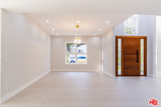 Building Photo - 12156 Leven Ln