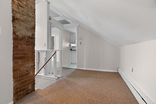 Building Photo - 15 Holton St