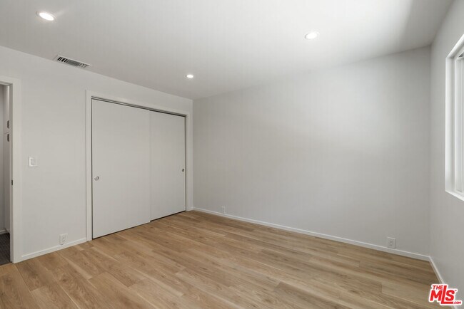 Building Photo - 3062 Arrowhead Dr