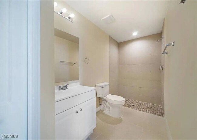 Building Photo - 1114 SW 15th Pl