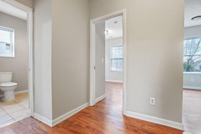 Building Photo - 320-322 E 12th Avenue