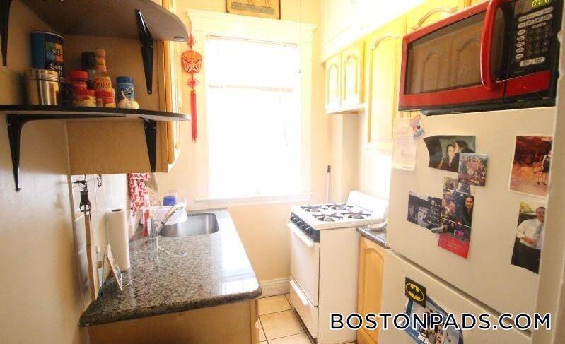 Building Photo - 319 Allston St