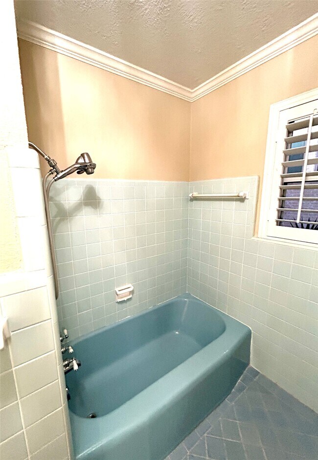 Building Photo - 5022 Darnell St