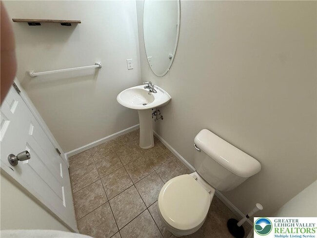 Building Photo - 5133 Dogwood Trail