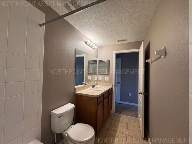 Building Photo - FURNISHED Summerfield Townhome