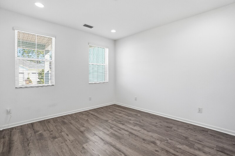 Building Photo - 8632 Tropics Ave