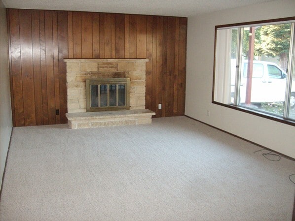 Building Photo - NW Eugene home in a cul-de-sac with a larg...