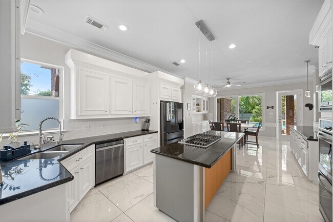 Building Photo - 25307 Piney Bend Ct