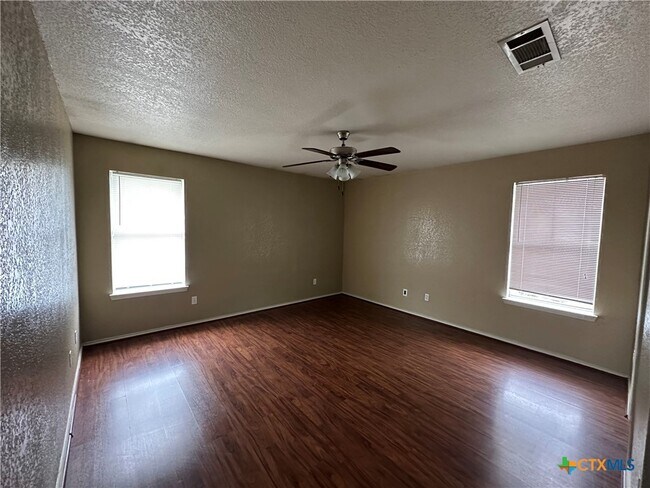 Building Photo - 4305 Bowles Dr