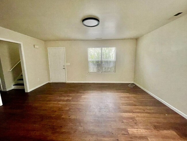 Building Photo - Must see 4 bedroom 2.5 bath townhouse with...