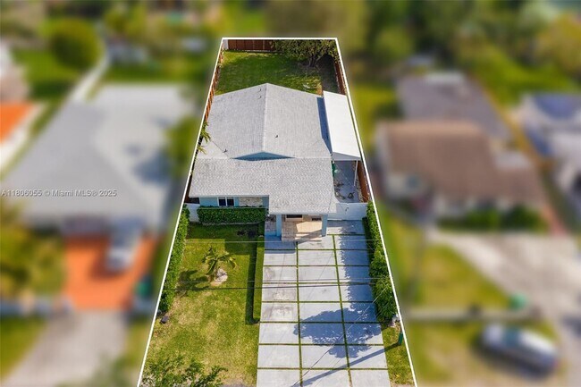 Building Photo - 6432 SW 33rd St