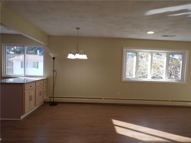 Building Photo - 144 Edaville Ct