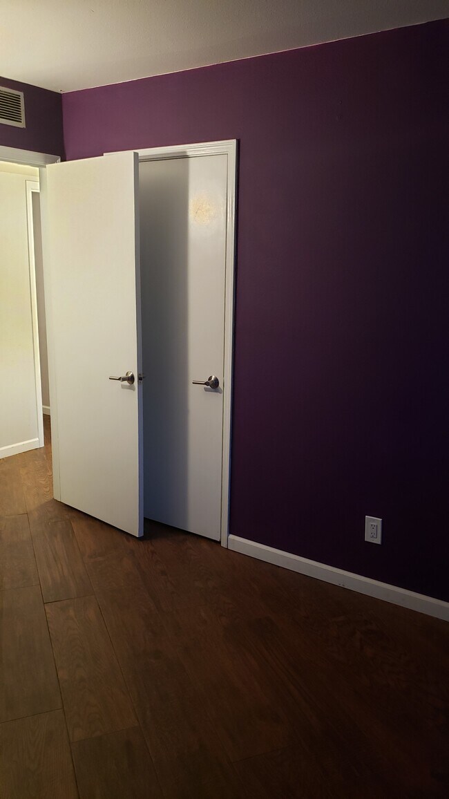 Building Photo - 913 Capulin Rd