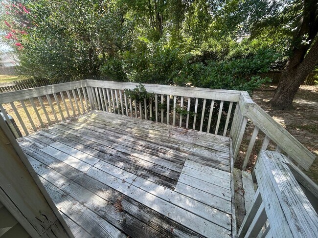 Building Photo - 34 Dovecreek