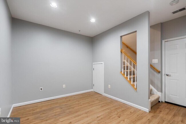 Building Photo - 6081 Madison Pointe Ct