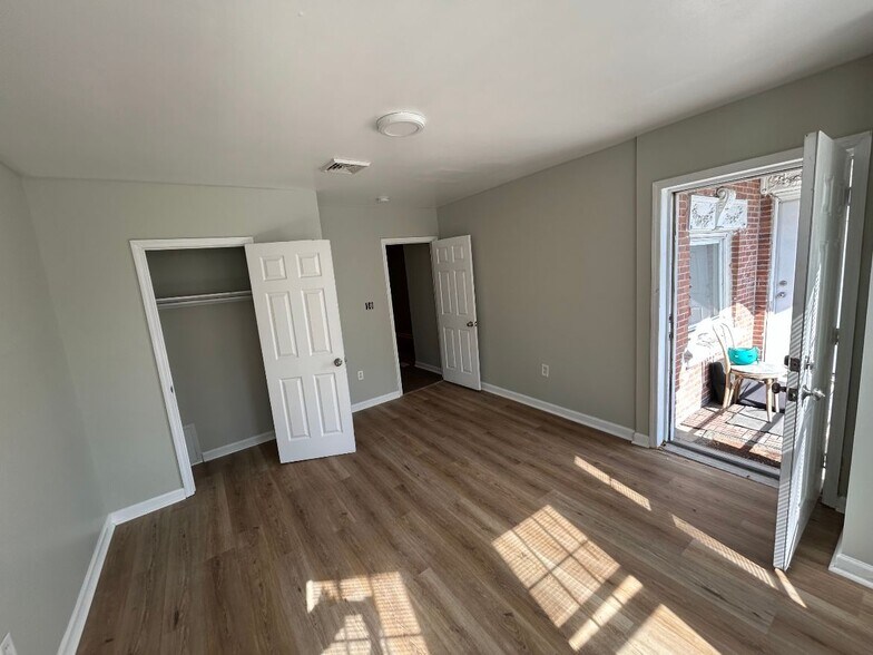 Building Photo - 1311 S 52nd St