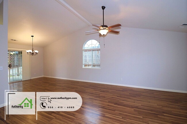 Building Photo - 1883 Yahi Ln