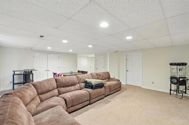 Building Photo - 5 Waterview Ct