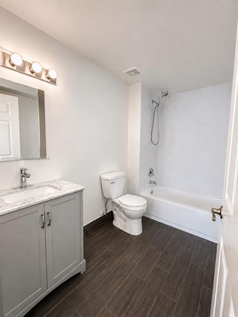 Building Photo - 711 SW 111th Way