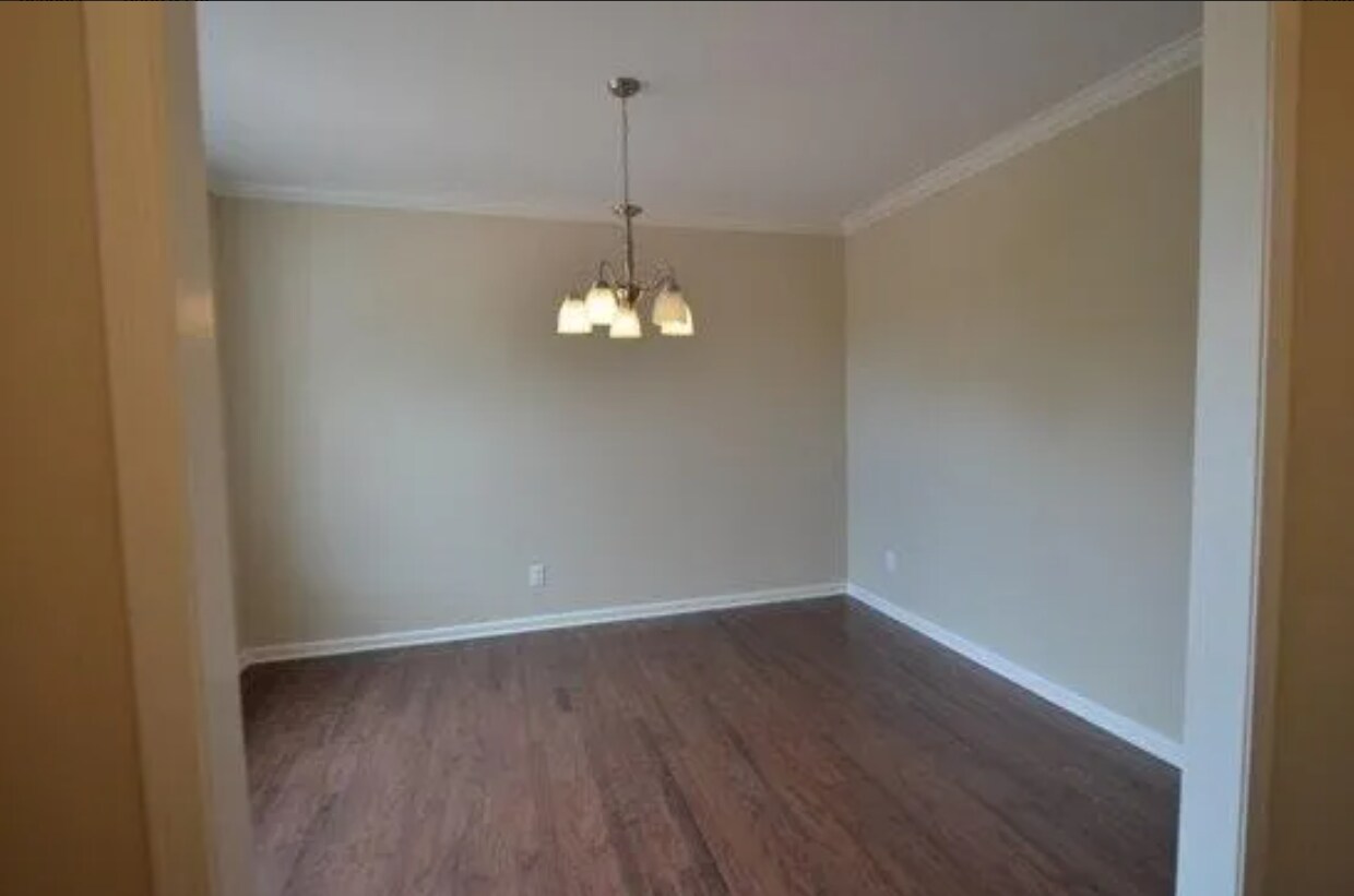 Building Photo - 2505 Magnolia Tree Ln