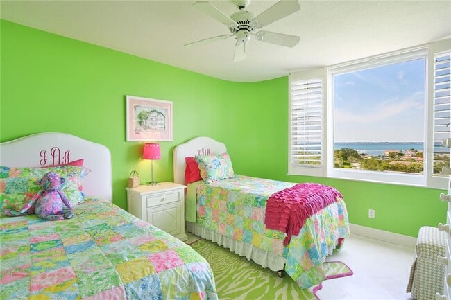 Building Photo - 775 Longboat Club Rd
