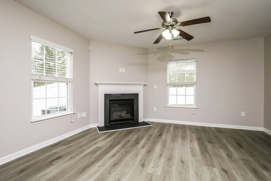 Building Photo - 8012 Spiderlily Ct