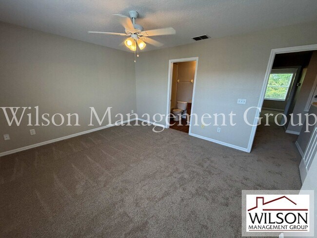 Building Photo - 12664 Somerset Oaks St