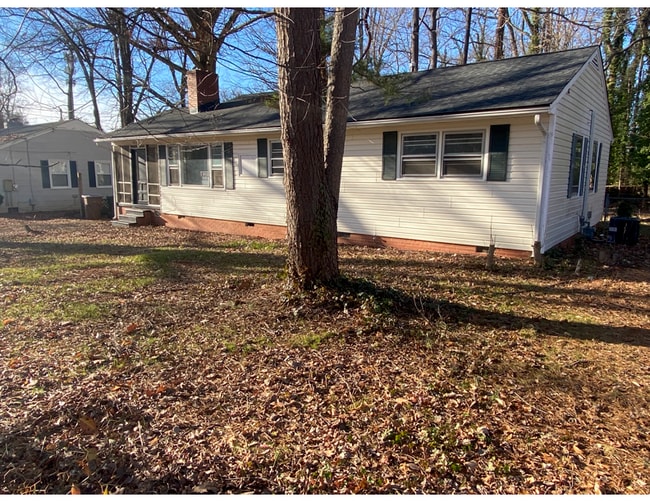 Building Photo - 3720 Manor Dr