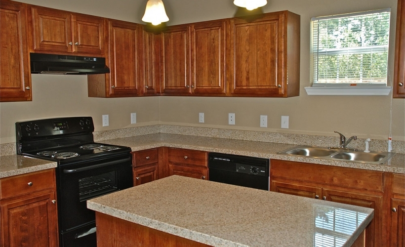 Kitchen - Grace Lake Townhomes