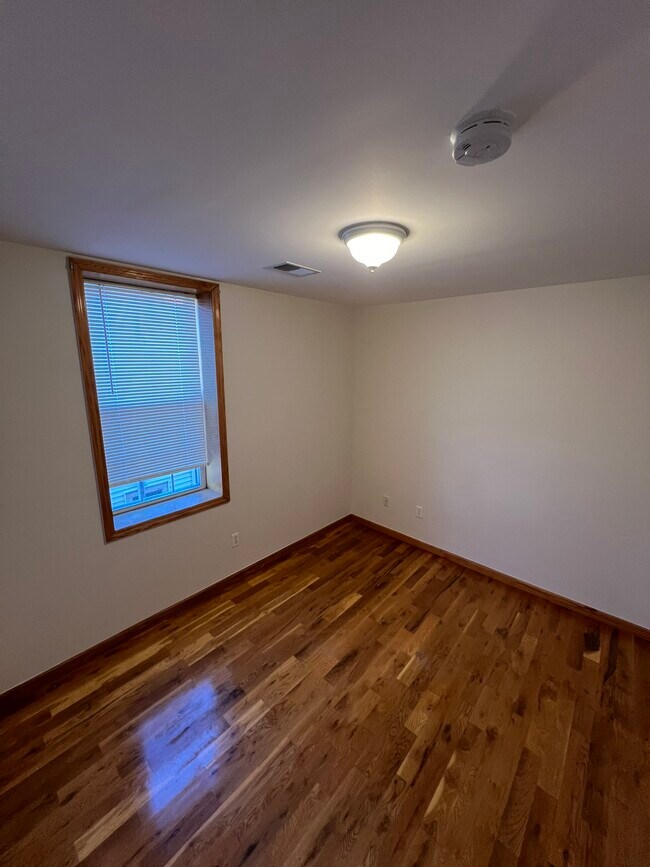 Building Photo - 35-37 Halleck St