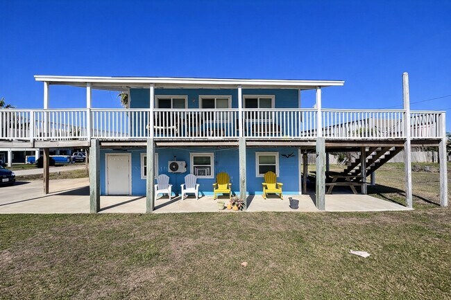 Building Photo - 4111 Oleander Dr