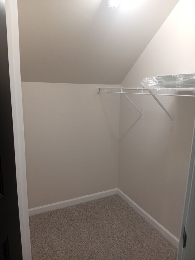 Building Photo - Spring Lake