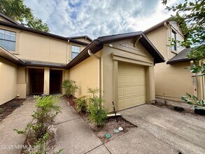 Building Photo - 7764 Playschool Ln