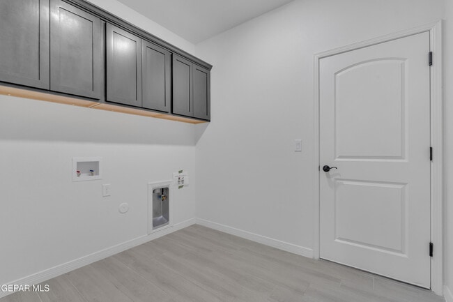 Building Photo - 14936 Hill Ridge Ct