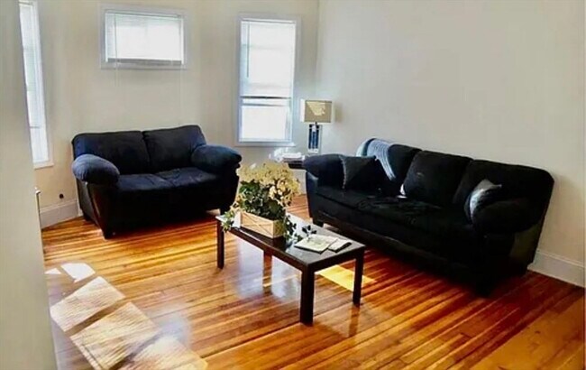 Building Photo - 6 Harvard Park