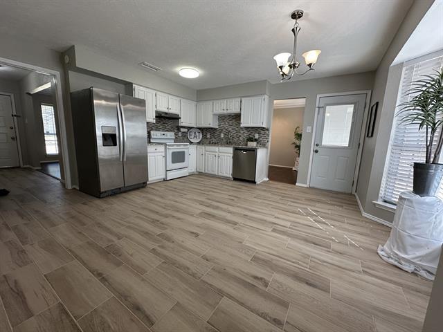 Building Photo - 122 Creekside Ln